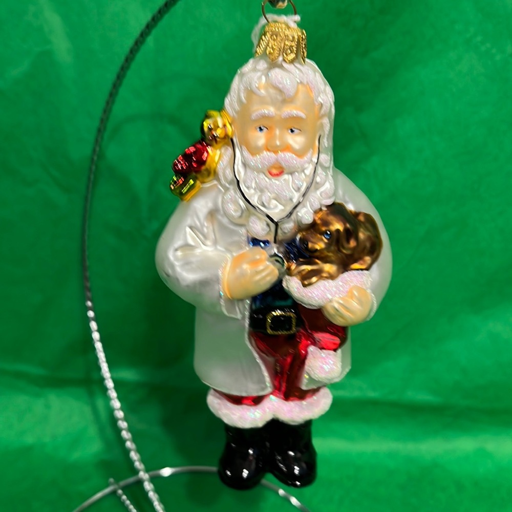 Handmade pinnacle peak blown glass ornament